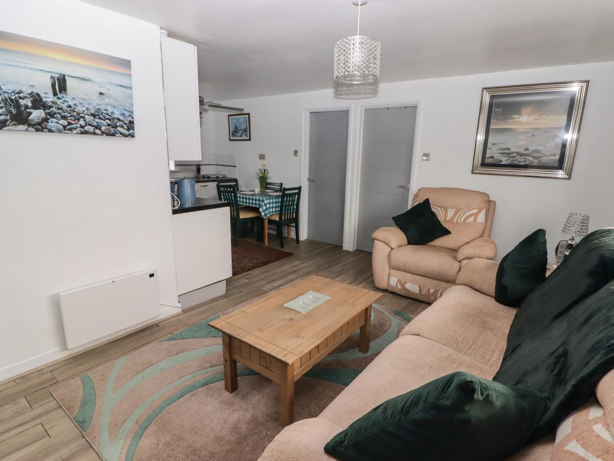 13 Gower Holiday Village Swansea Extérieur photo